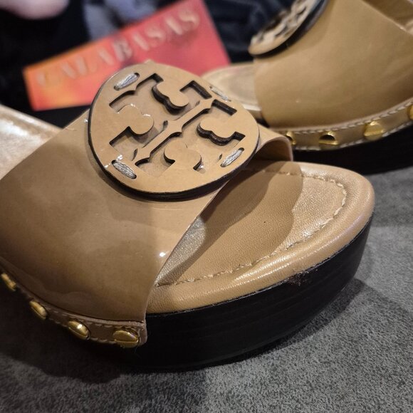 Tory Burch Wedge Slides Tan Like New Size 6.5M - Picture 6 of 8